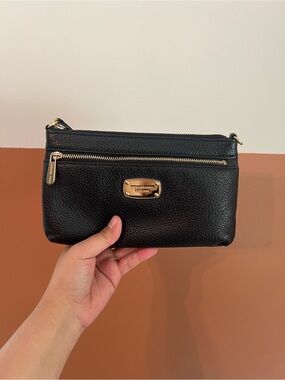 Michael Kors Black Pebbled Leather
Wristlet Clutch Zip Pouch P-006